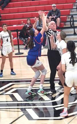 The DV girls’ varsity basketball team played Mountain View on Dec. 17.