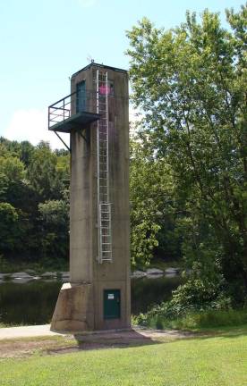 The water gage in Dingman Township. The drainage area is 3,480 square miles. The National Weather Service flood stage for this gage is 25 feet. (Photo: U.S. Geological Survey)