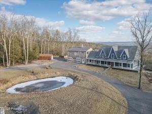 Mountain top home offers amazing vistas