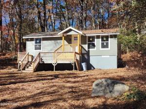 Enjoy the lake life from your renovated ranch