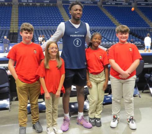 L-R: Logan Fischer, Sofia Bocaletti, D’Marco Dunn, Jaelynn Monk, and Avery Stewart.