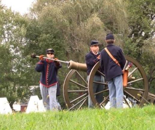 Civil War reenactment at Akenac Park