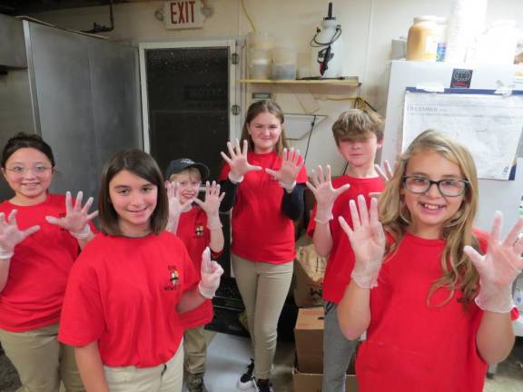 L-R: Mackenzie Flood, Hunter Conklin, Saarah Garrity, Colt Allen, Aubrey Giuliano, and Emma Hill.