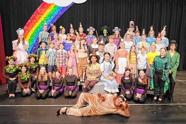 The cast of the Dingman-Delaware Middle School Drama Club’s product of “The Wizard of Oz.”