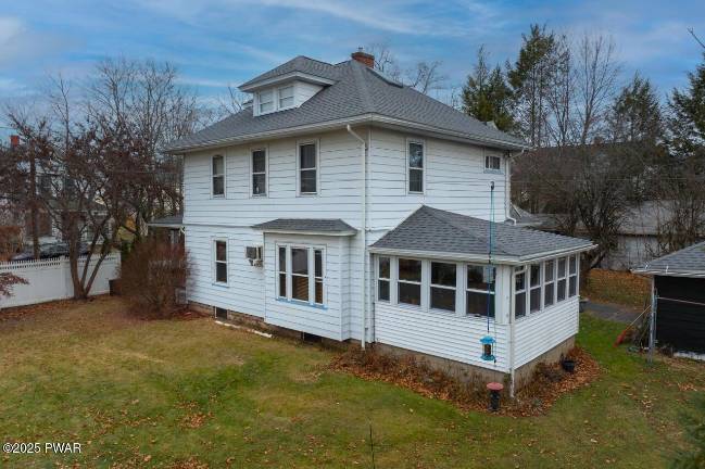 Charming colonial just steps away from the Delaware River